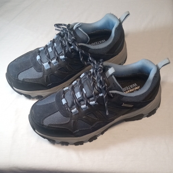Sketchers Women's Waterproof Outdoor Blue/Black Hiking Shoes Size 7 Wide Width - Picture 3 of 9